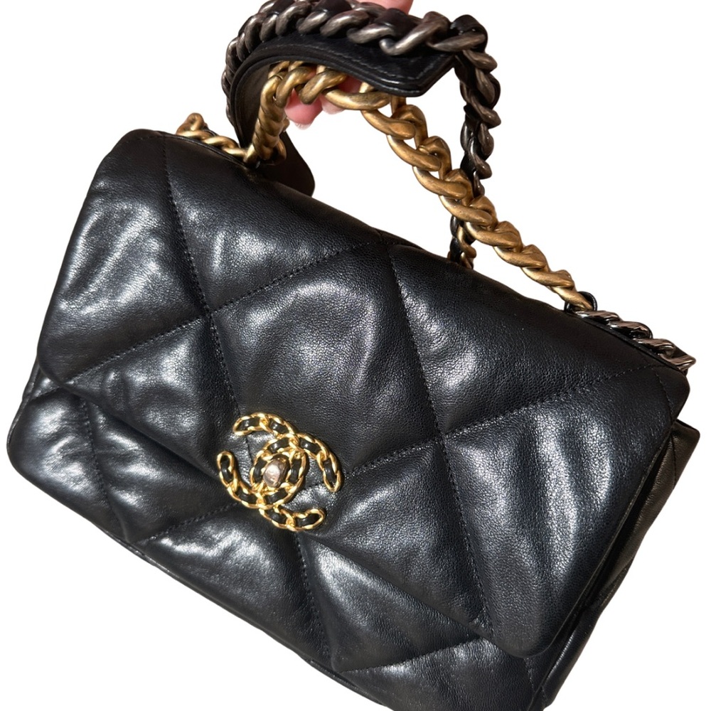 CHANEL 19 Medium Flap Black Goatskin | Excellent | Full Set | Authenticated - Picture 3 of 17